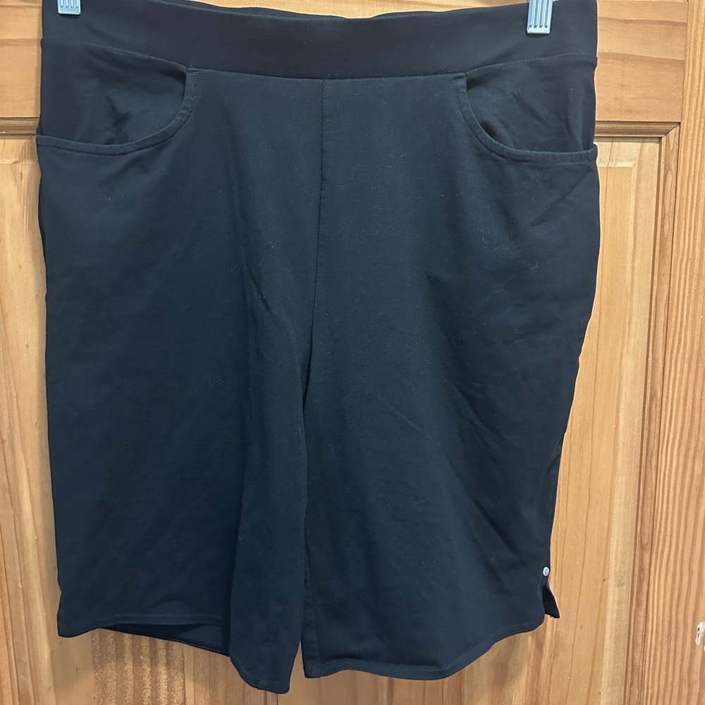 Chico's Weekends Black Pull-on Shorts